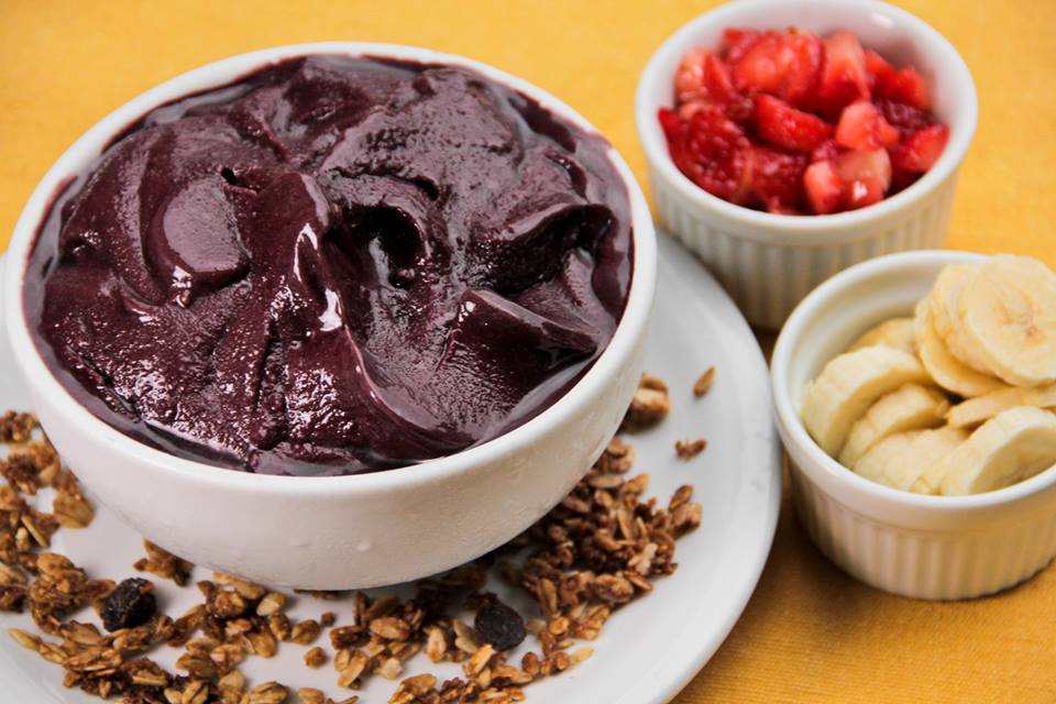 TIGELA COM AÇAÍ E FUTAS