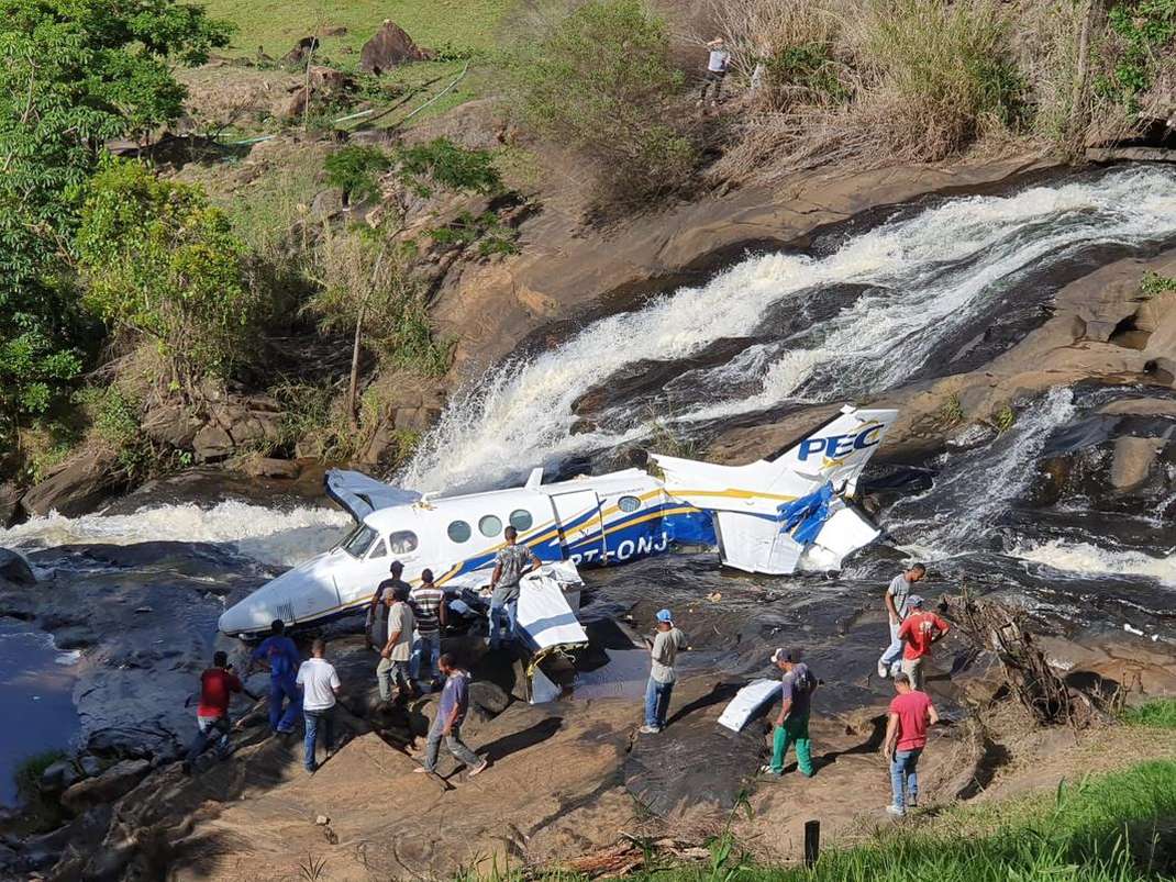 MARILIA MENDONÇA MORRE EM QUEDA DE AVIAO EM MG