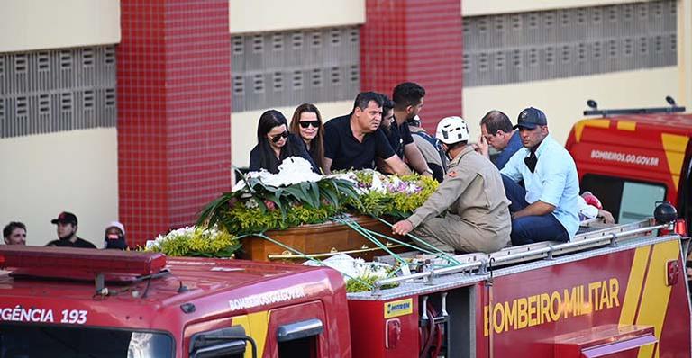 MAIARA E MARAISA E HENRIQUE E JUIANO SEGUEM COTEJO DE MARILIA MENDONÇA