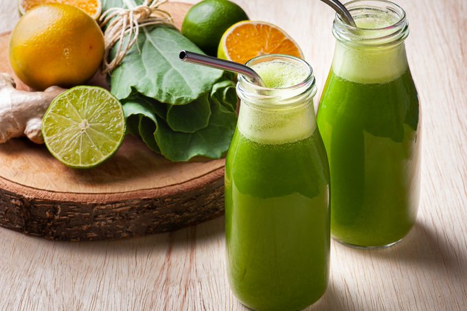 SUCO DETOX DE LIMAO E GENGIBRE